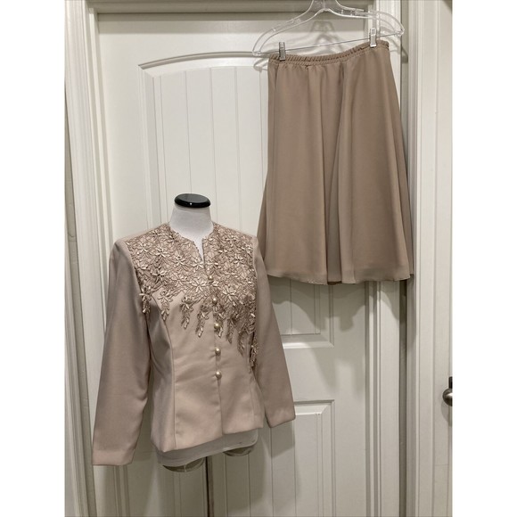 Special Occasion Skirt Suit Serbia Beige SZ 10P Lace Poly Crepe Poly - Picture 1 of 12